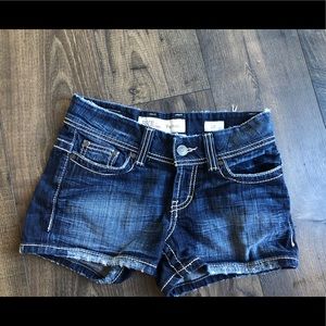 • BKE Distressed Shorts •